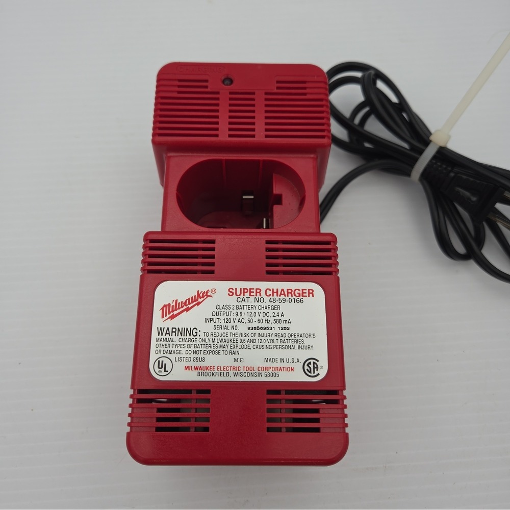 Milwaukee 9.6V 12V 1/2 Hour Battery Super Charger Cat No. 48-59-0166